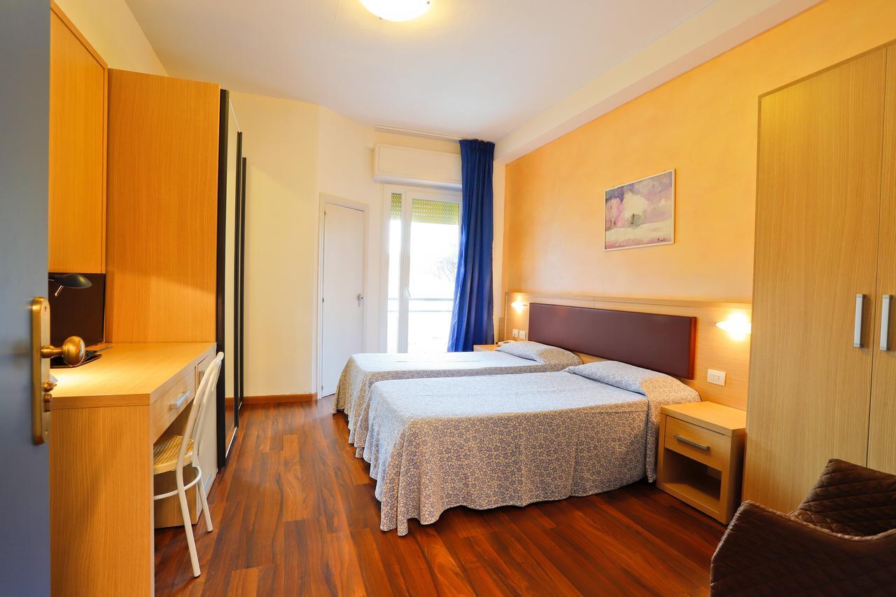 Hotel Grifone ปรินชิปีนา อามาเร ภายนอก รูปภาพ