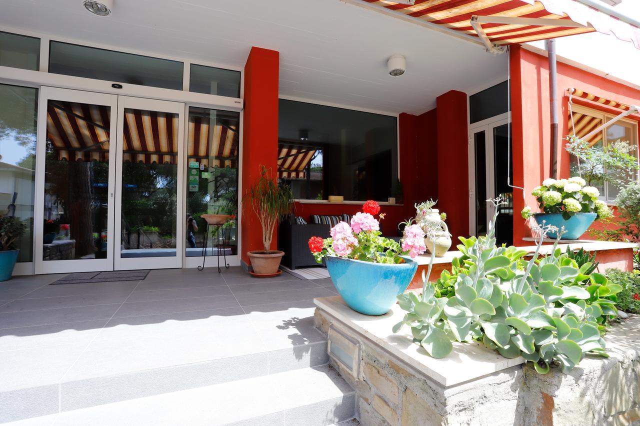 Hotel Grifone ปรินชิปีนา อามาเร ภายนอก รูปภาพ