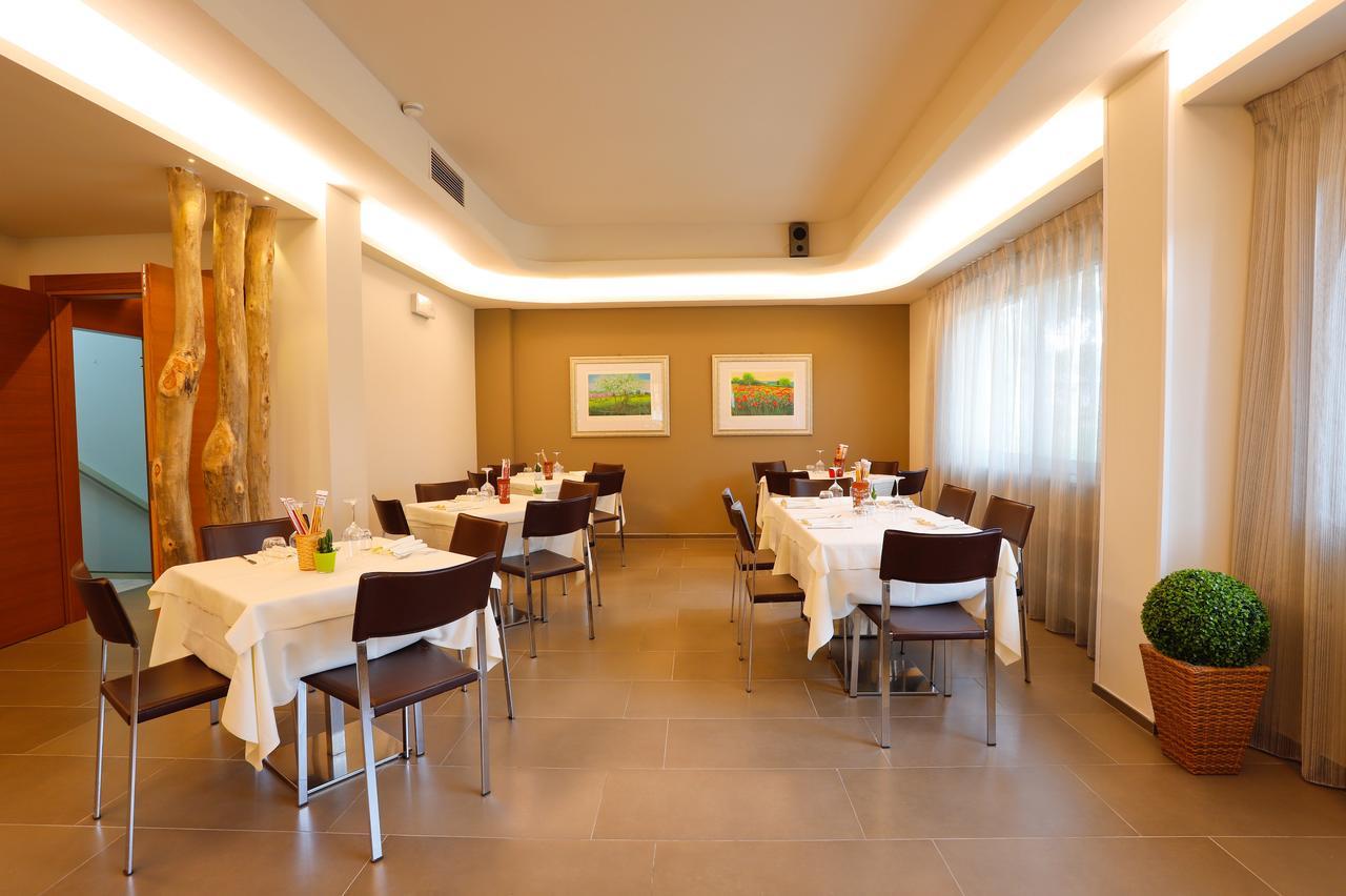Hotel Grifone ปรินชิปีนา อามาเร ภายนอก รูปภาพ